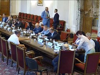 1200 бройки за медицински сестри държавна поръчка отпусна МОН