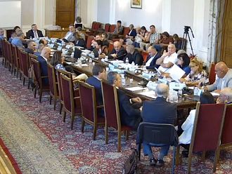 Депутатите приеха три от четирите законопроекта за изменение на ЗЛЗ (Обновена)