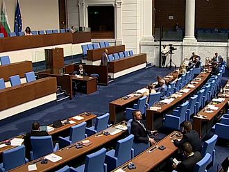 Депутатите приеха на първо четене трите одобрени от комисия проекта на ЗЛЗ (Обновена)