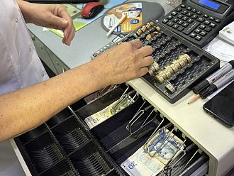 Разходите на аптеките се увеличават с изискванията за въвеждане на еврото