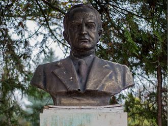 Стенопис в памет на д-р Стефан Черкезов откриха в МОБАЛ