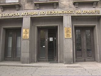 Болници в шест области са поели натровените на сватба в Сливенско