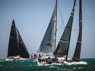 Ректорът на МУ-Варна поздрави екипажа на ветрохода „Хигия“ за победата в „Кор Кароли“