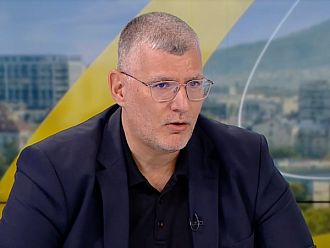 Проф. Момеков: Със същата мнителност, с която българите си купуват автомобилни гуми, трябва да си купуват и лекарства от интернет