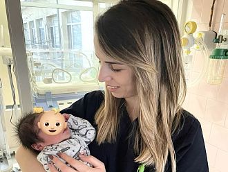 Несрин Тахирова: Акушерската професия сама ме избра