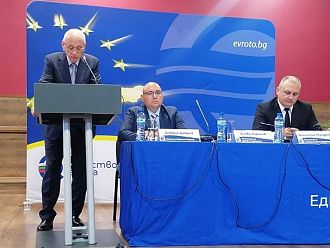 Министърът в Разград: Няма да допуснем спекулация с цените на лекарствата