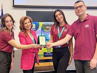 Студенти от МУ – Пловдив спечелиха състезанието „Стани болничен фармацевт“