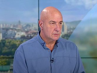 Доц. Киров: Най-добре е ваксините срещу грип да пристигат най-късно до края на септември