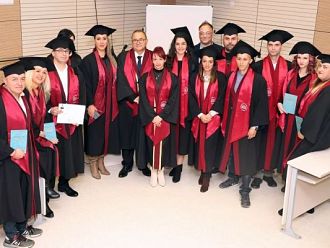 Парамедици и дентални асистенти се дипломираха в МУ - Пловдив