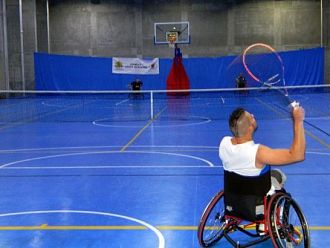 Тенисисти в инвалидни колички демонстрираха силата на духа