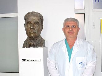 Д-р Харалампиев: Блестящият хирург се отличава от посредствения с готовността си да се отдаде изцяло на професията