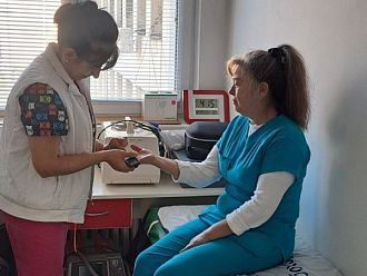 Лекари, медицински сестри и санитари от МБАЛ – Смолян се включиха в кампанията на Световния ден за борба с диабета