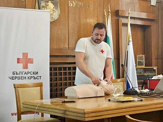 Обучение по първа помощ за родители на тийнейджъри в УМБАЛ Бургас