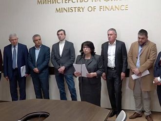 Работодатели, синдикати и управляващи се разбраха за бюджета за 2026 г.