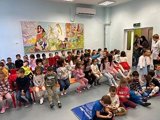 Коледен концерт подпомага инициатива на фармацевти за запознаване на децата с аптеката