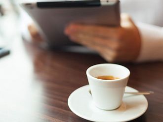 От печата: Дълговете на болниците, отново опит за ограничаване на износа на медикаменти, лекарствен туризъм