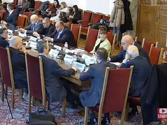 Ресорните комисии в парламента приеха удължителния бюджет на първо четене