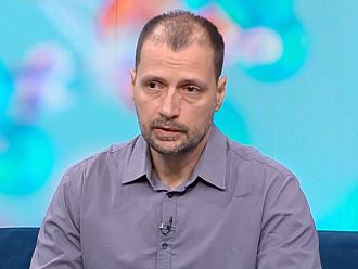 Д-р Емануил Найденов: Само 5% от хората с болки в кръста стигат до операция