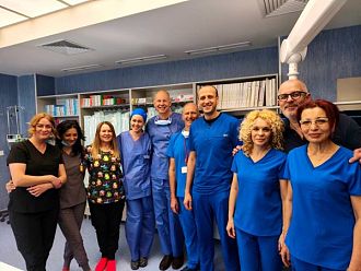 Световноизвестен кардиолог по TAVI процедури посети УМБАЛ