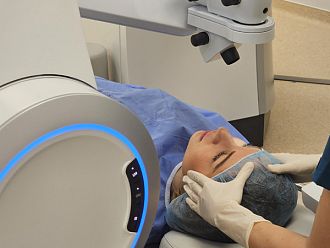 Университетската очна болница - Варна отбелязва една година от прилагането на метода SMILE