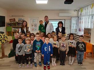 Спешен лекар от МБАЛ – Пазарджик се включи в инициативата „Походът на книгите“