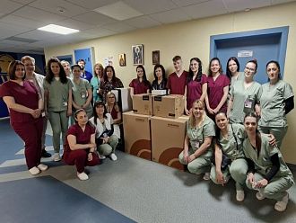 Дарение за педиатрията на УМБАЛ „Канев“ направиха студенти