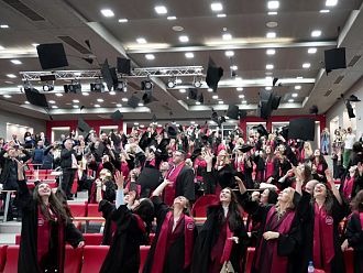 54% от абсолвентите на Факултета по обществено здраве на МУ-Пловдив с отлични дипломи