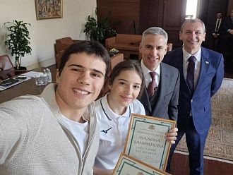 Сноубордистите Малена и Тервел Замфирови стават посланици срещу хазартната зависимост