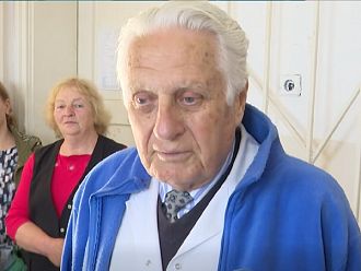 На 90 години личен лекар в с. Скрът продължава да се грижи за пациентите си