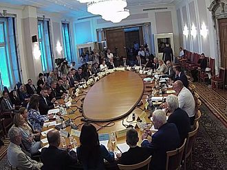 Бюджетната комисия в НС прие финансовата рамка на НЗОК за 2026 г.