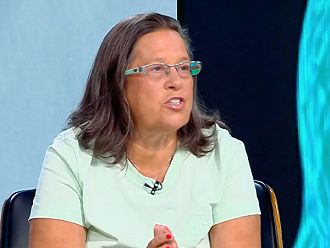 Д-р Николова: Бебетата и възрастните хора не трябва да стоят на плажа следобед