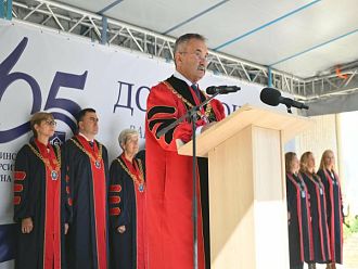 Проф. Райков: Университетът не може просто да следва времето, трябва да го изпреварва