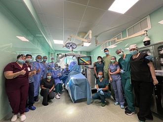 Ново поколение операционен микроскоп в Клиниката по хирургия на ръка в УМБАЛ
