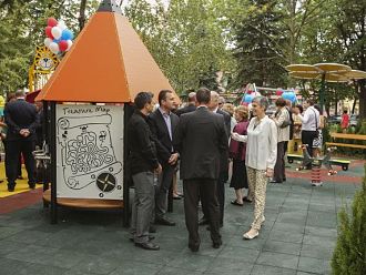 “Пирогов” с нова детска площадка в двора на болницата