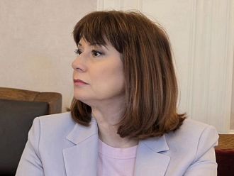 Омбудсманът очаква решение за обединяването на здравните е-записи на осиновените деца