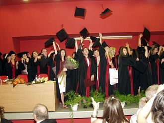 Завършва 42-ри випуск лекари по дентална медицина МУ - Пловдив