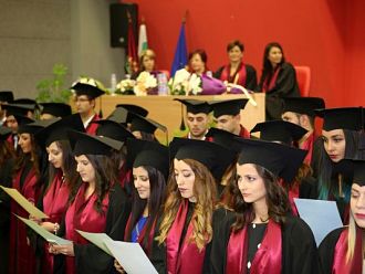 79 дипломанти завършиха академичното си образование във Факултета по дентална медицина в Пловдив