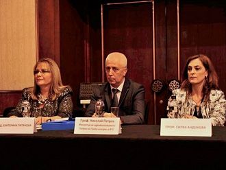 Повече центрове и обучения за лечение на инсулт обеща здравният министър