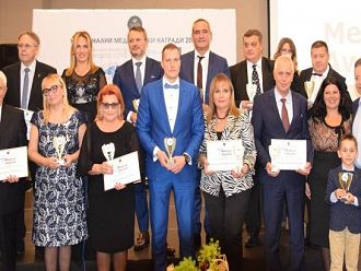 Здравният министър проф. Петров получи