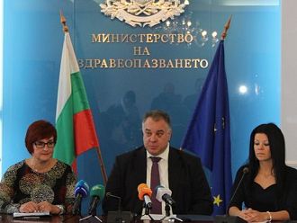 Държавата ще финансира и инвитро процедури на онкоболни жени