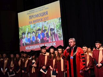 197 професионалисти завършиха Медицински колеж - Варна