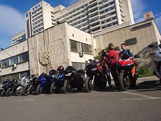 Мотористи на курс за първа помощ във ВМА