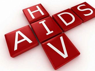 Близо 2700 българи живеят с вируса на СПИН