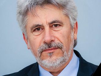 Почина проф. Александър Хинев