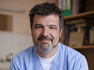 Лекари спасиха живота на две бебета с вродени редки аномалии