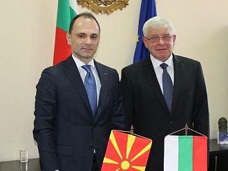 България ще помага на Македония за реформа в здравния сектор
