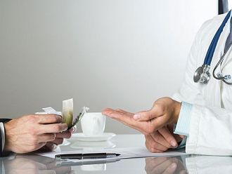 Предлагат инкриминиране на корупцията сред лекарите