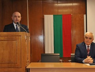 Официално представиха ген. Мутафчийски като началник на ВМА