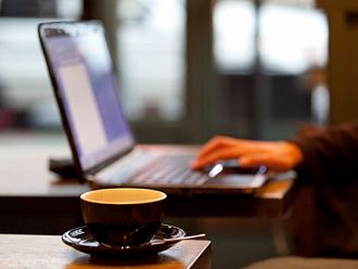 Из пресата: Бивш министър на съд, защита на лични данни, опасна мода сред майки