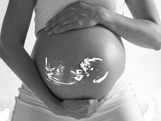 Бавят изследвания на бременни заради лимити в направленията 